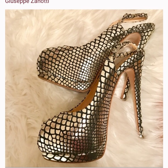 Sexy high heels - Picture 2 of 3